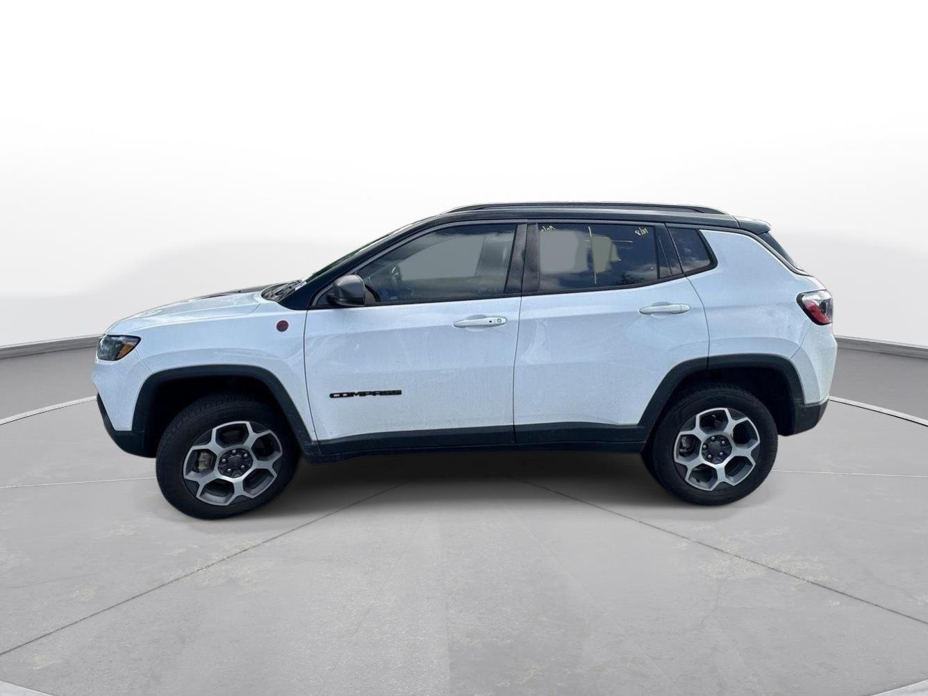 Used 2022 Bright White Clearcoat Jeep Trailhawk image 9