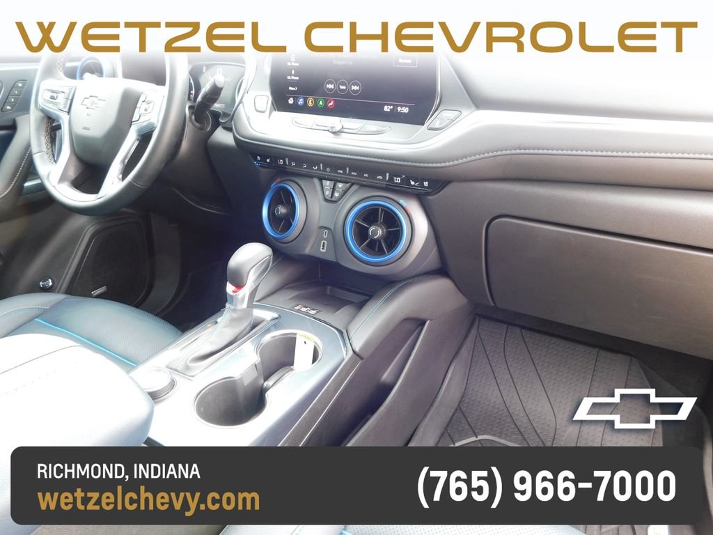 Used 2025 Gray Chevrolet RS image 19