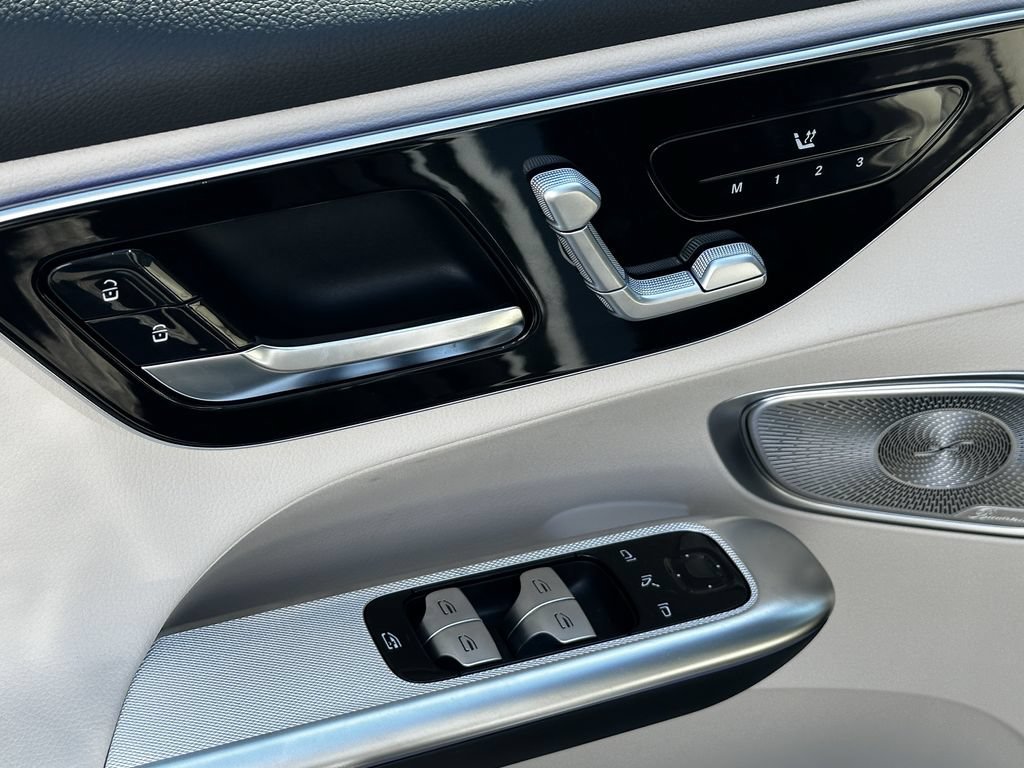New 2027 MANUFAKTUR Alpine Grey Mercedes-Benz GLC 350e image 49