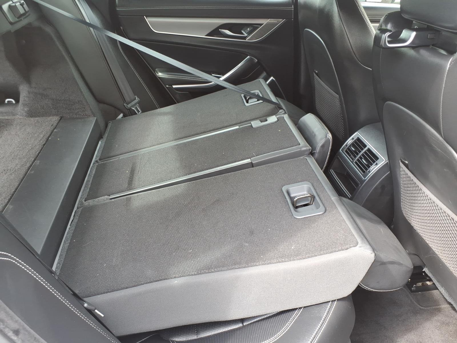 Used 2021 Yulong White Metallic Jaguar R-Dynamic SE image 25