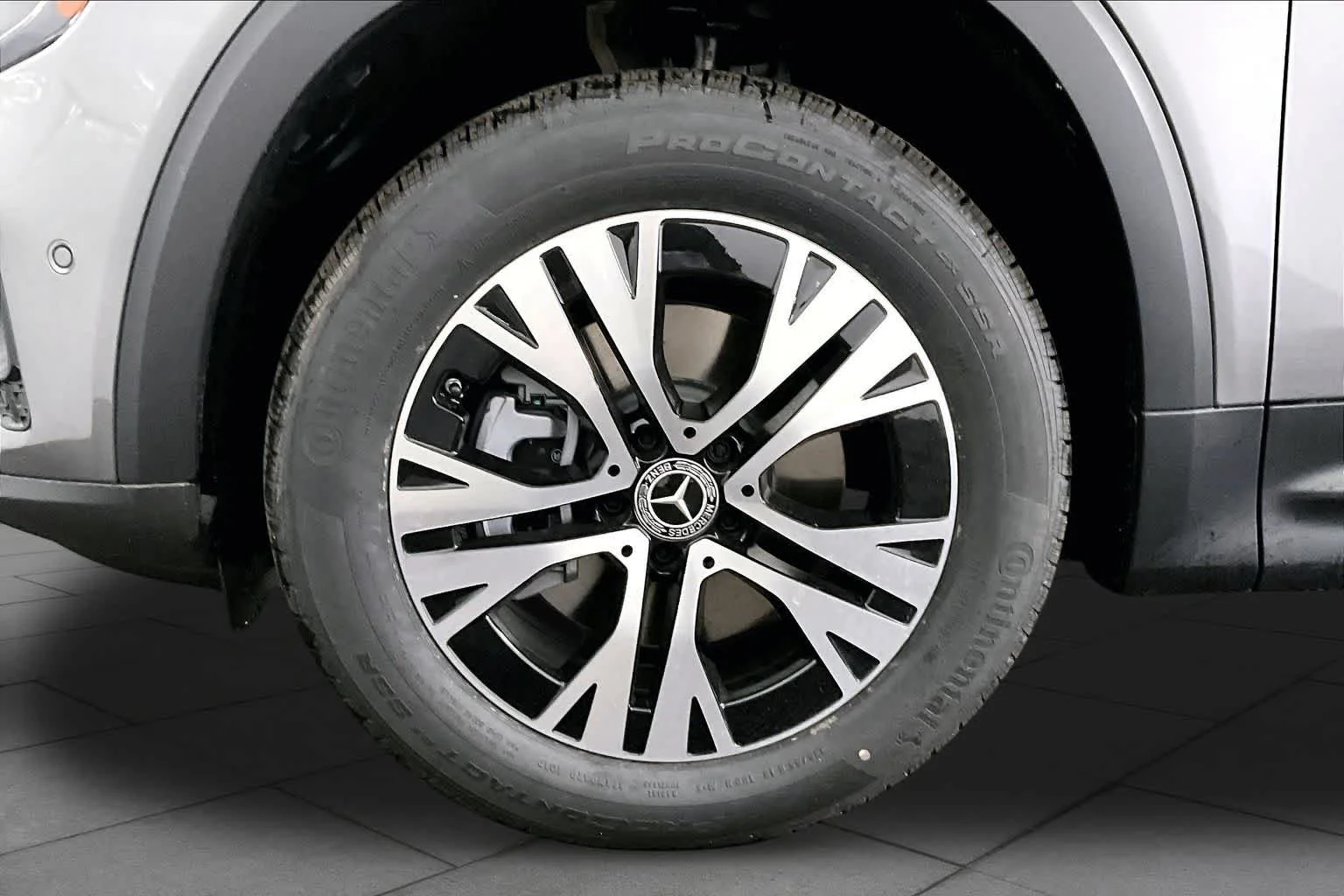 New 2026 Mountain Grey Metallic Mercedes-Benz GLB 250 image 16