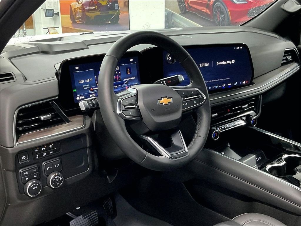 Used 2025 White Chevrolet LT image 8