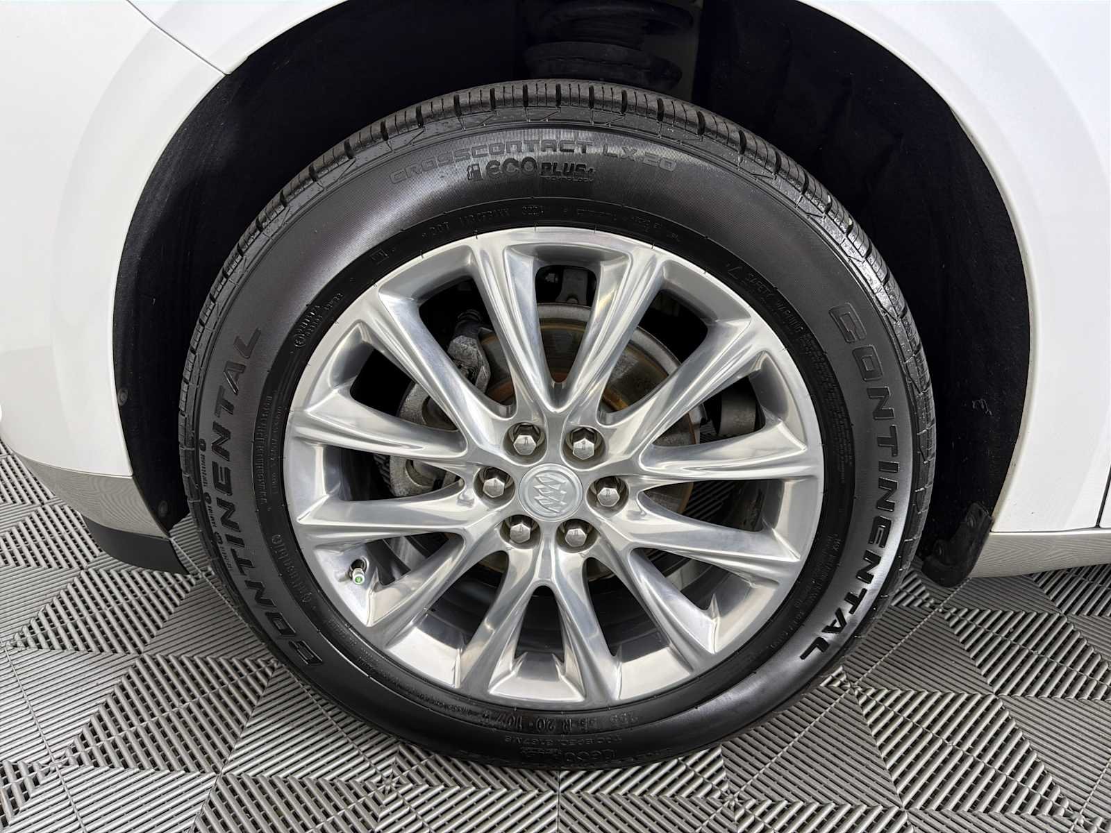 Used 2018 Includes Satin Nickel lower exterior accent color. Buick Premium image 9