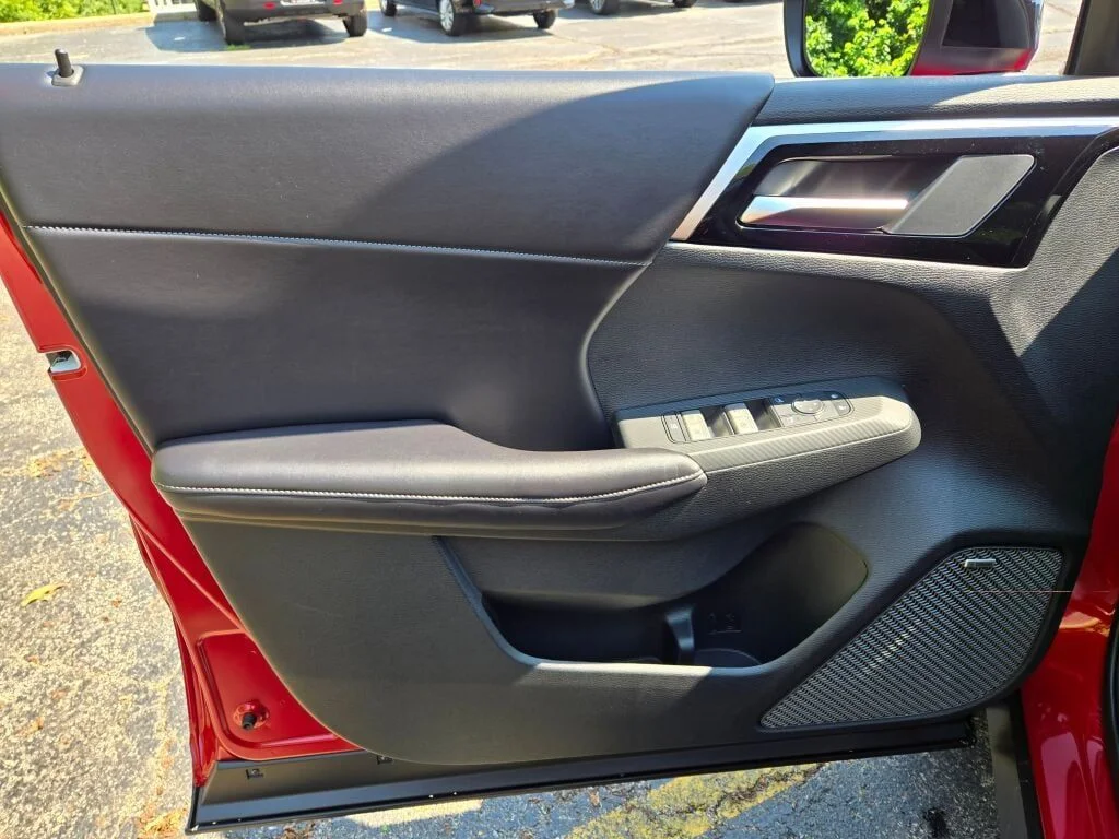 New 2026 Red Mitsubishi LE image 18