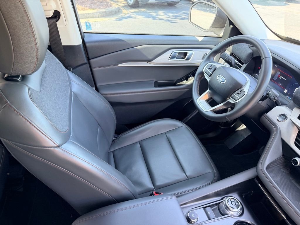 Used 2025 White Ford Active image 15