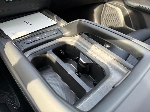 New 2027 Glacial White Pearl Kia S image 22