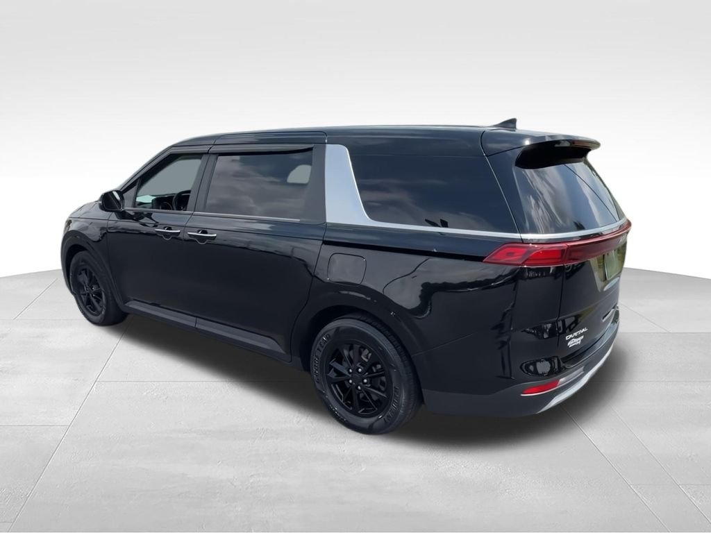 Used 2024 Black Kia LX image 6
