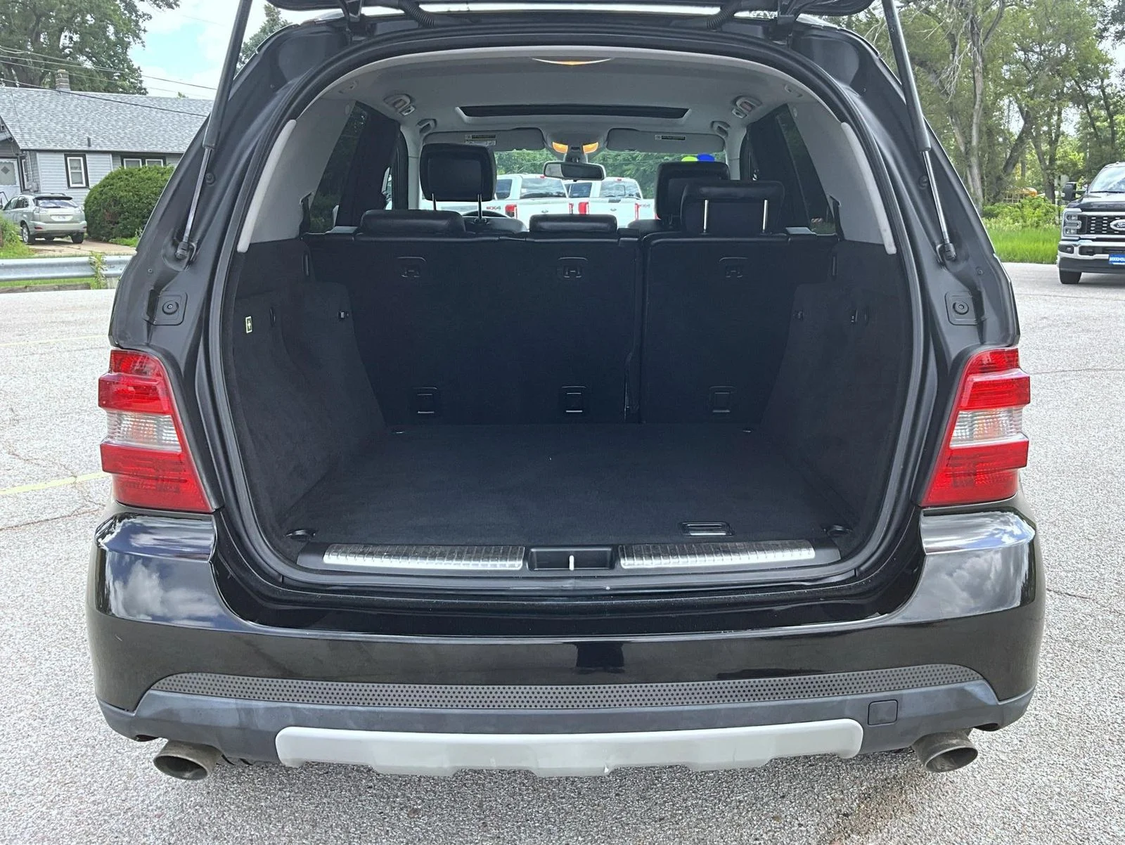 Used 2006 Black Mercedes-Benz ML 350 image 9