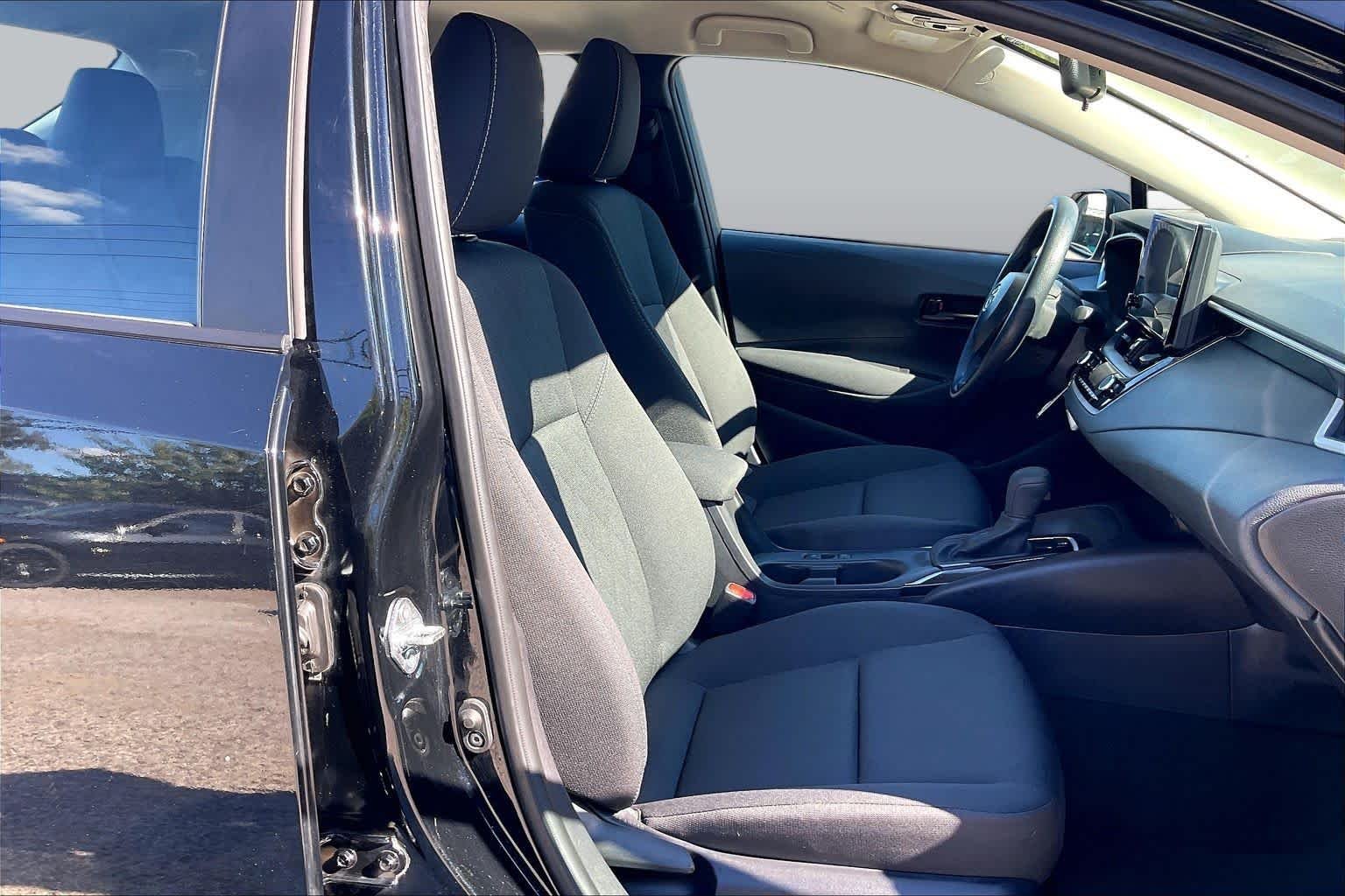 Used 2025 Midnight Black Metallic Toyota LE image 9