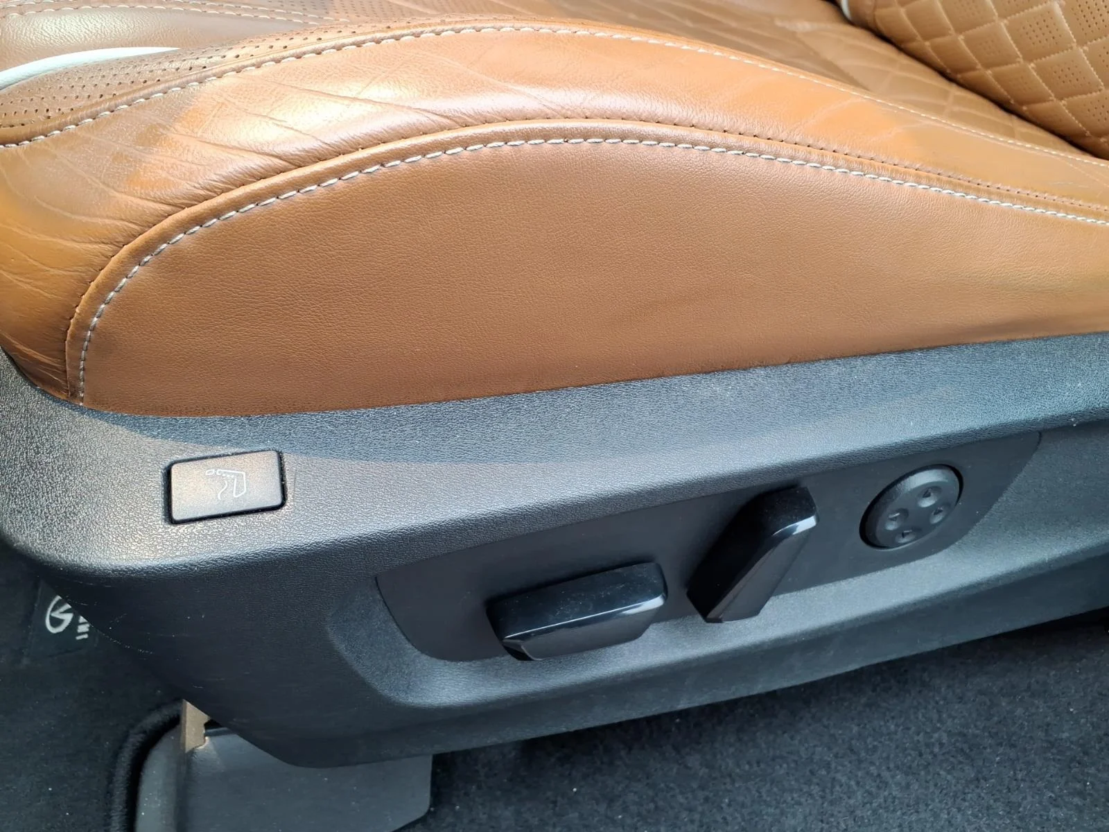 Certified Used 2022 Red INFINITI Autograph image 22