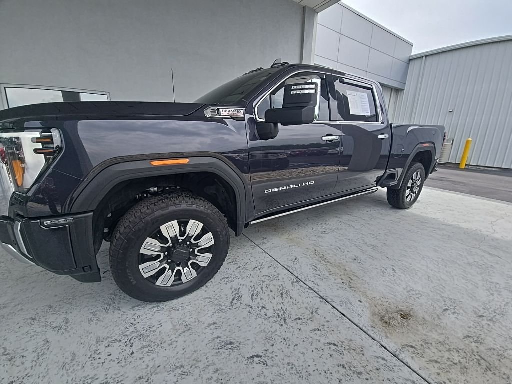 2025 GMC Sierra 4WD Crew Cab Standard Box Denali's photo