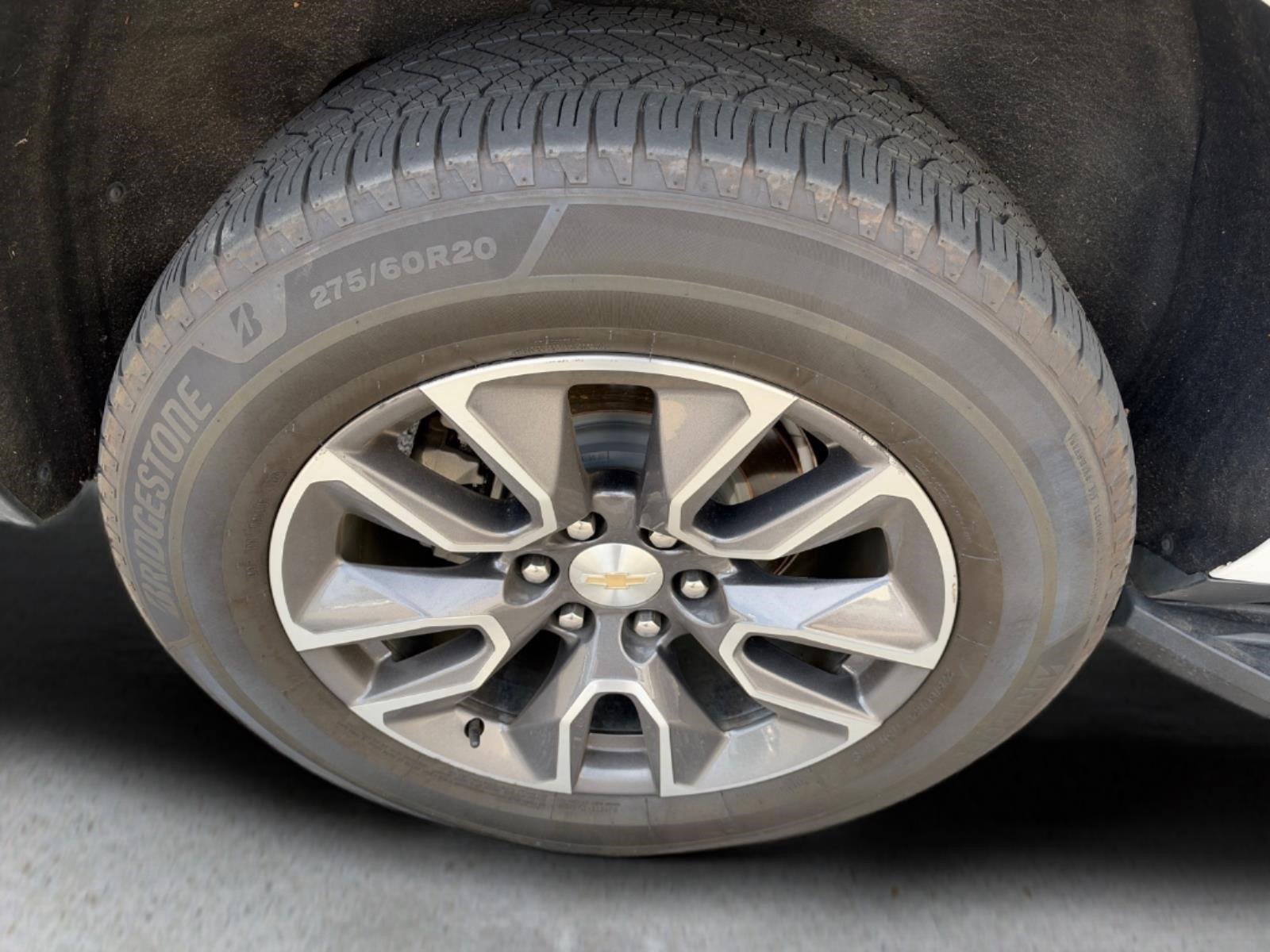Used 2023 Iridescent Pearl Tricoat Chevrolet LT image 12