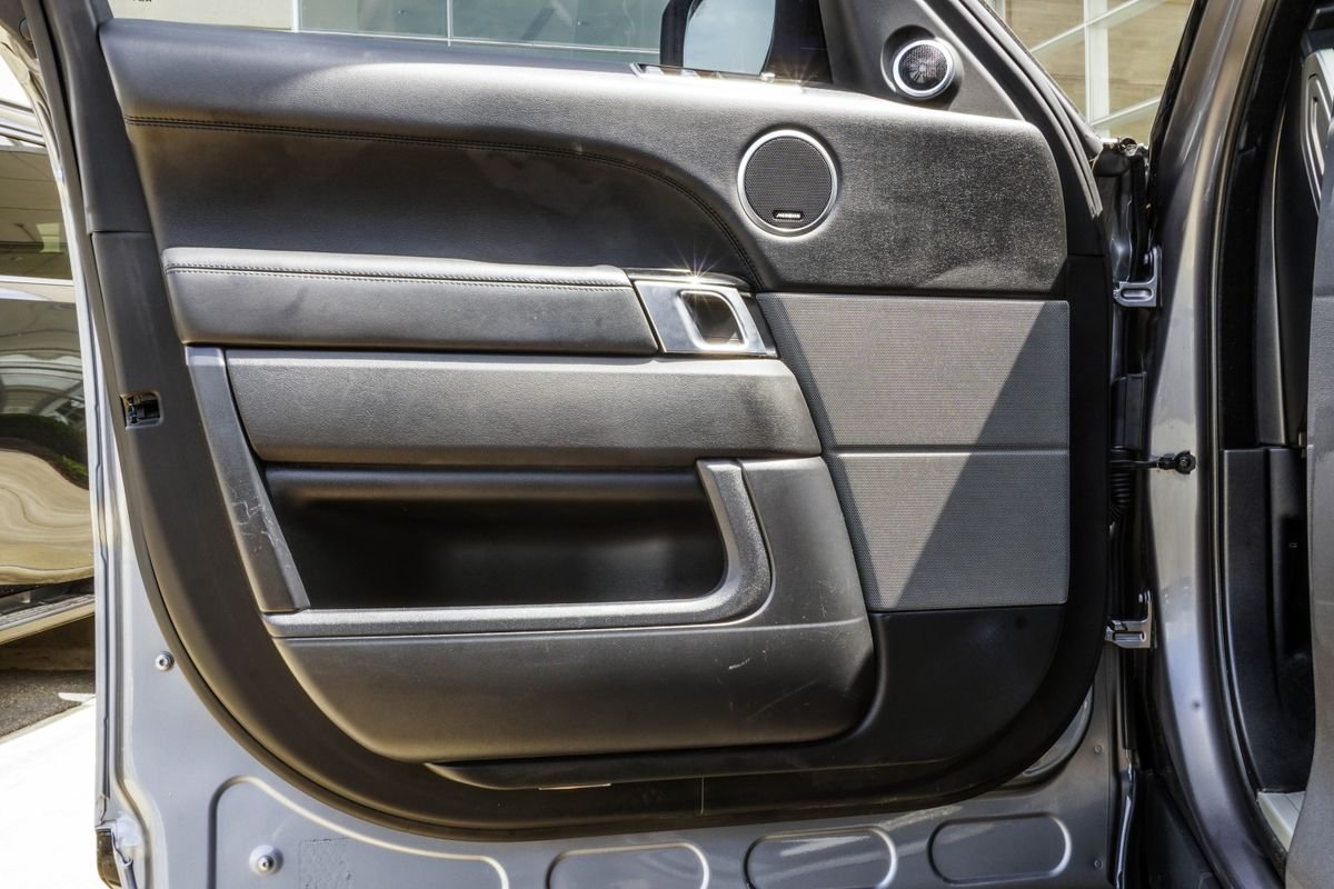 Used 2022 Silver Land Rover HSE Silver Edition image 34