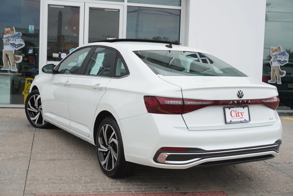 Certified Used 2025 White Volkswagen 1.5T SEL image 15