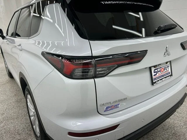 New 2026 White Mitsubishi ES image 11