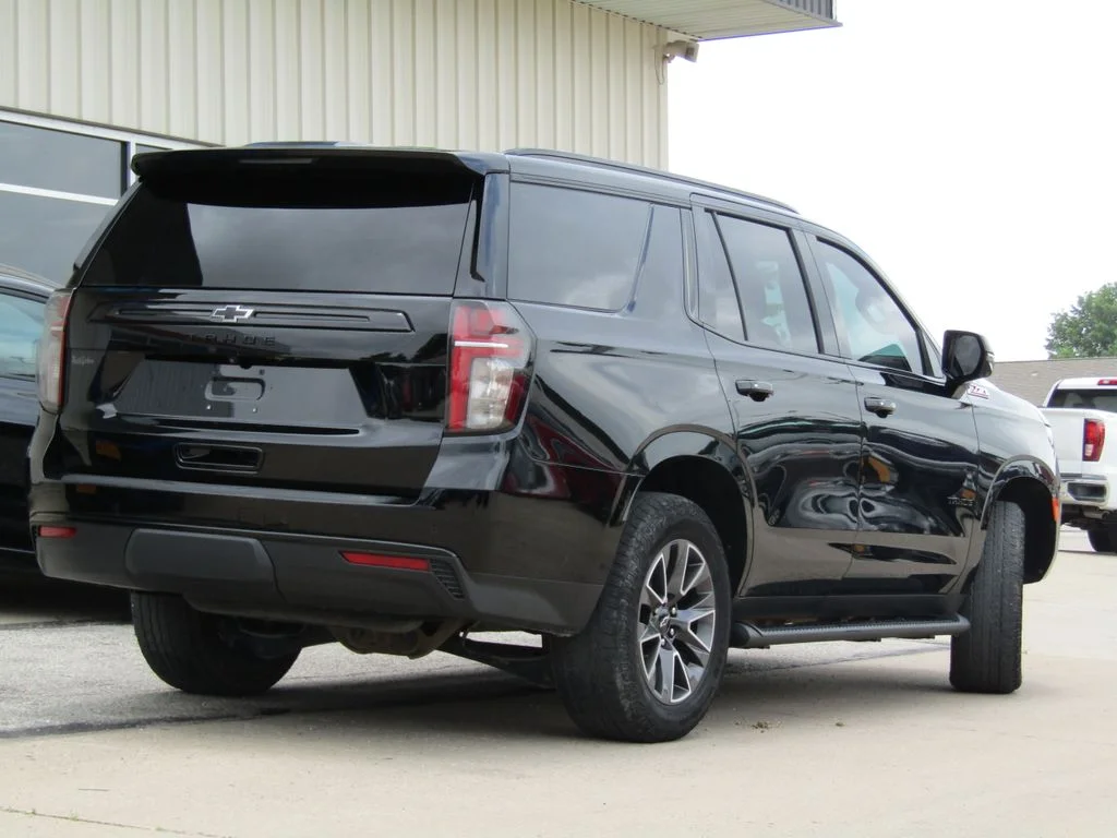 Used 2023 Black Chevrolet Z71 image 3