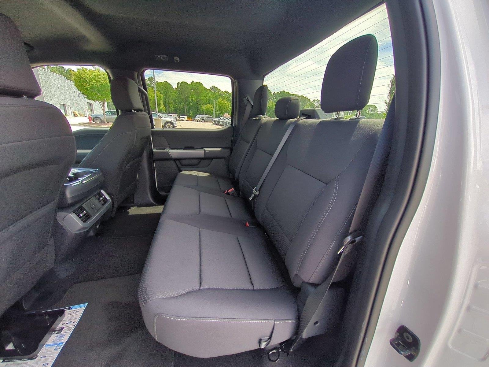 New 2026 Oxford White Ford XLT image 30
