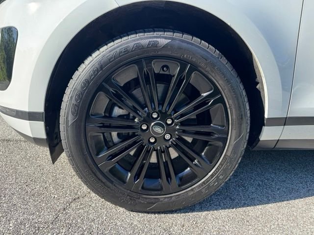 Certified Used 2024 Fuji White Land Rover S image 2
