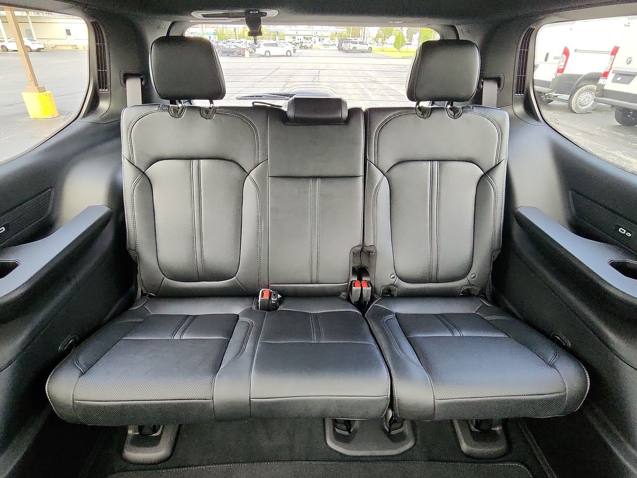 New 2026 Baltic-Gray Metallic Clear-Coat Exterior Paint Jeep Limited Altitude image 23