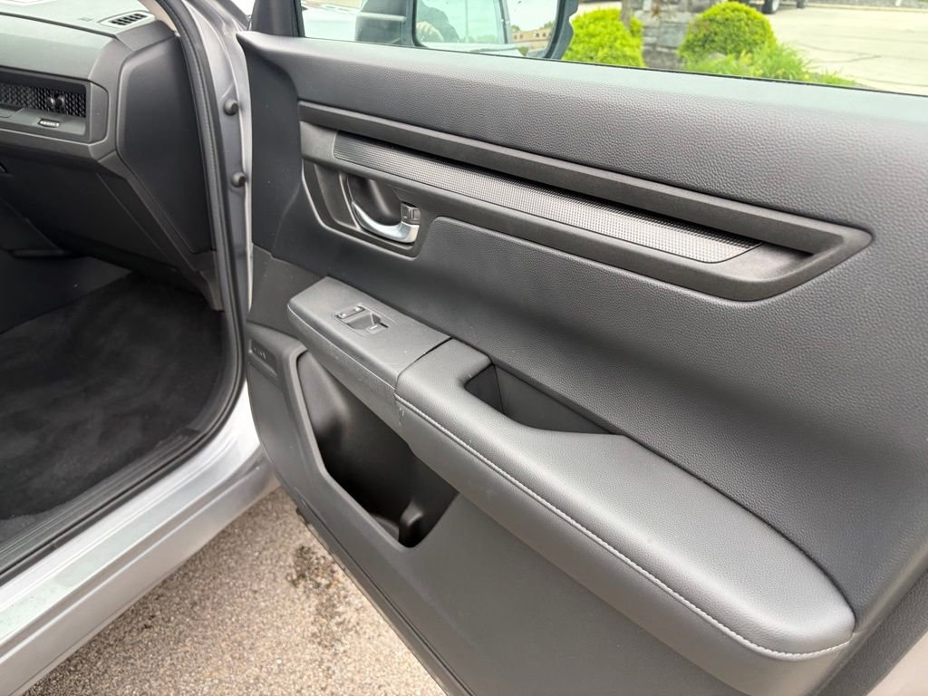 Used 2023 Lunar Silver Metallic Honda LX image 25