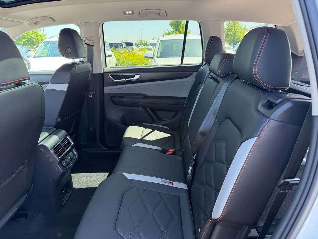 New 2026 Opal White Pearl Volkswagen 2.0T Peak Edition image 25