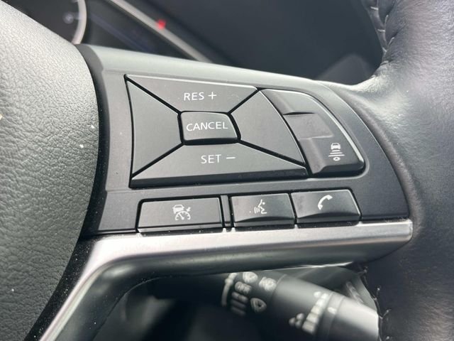 Used 2023 Silver Nissan SV image 29