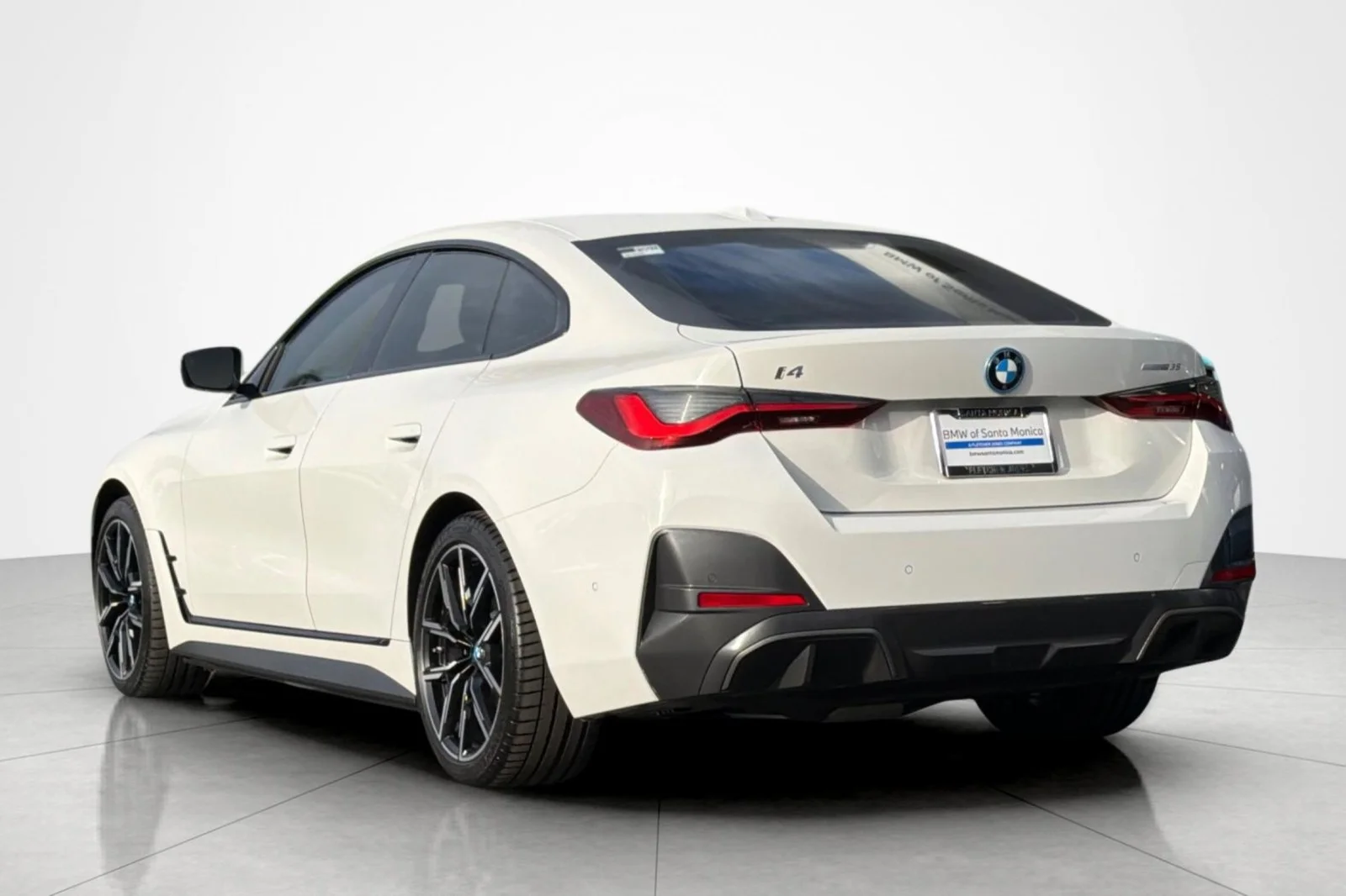 Used 2024 Alpine White BMW eDrive35 image 3