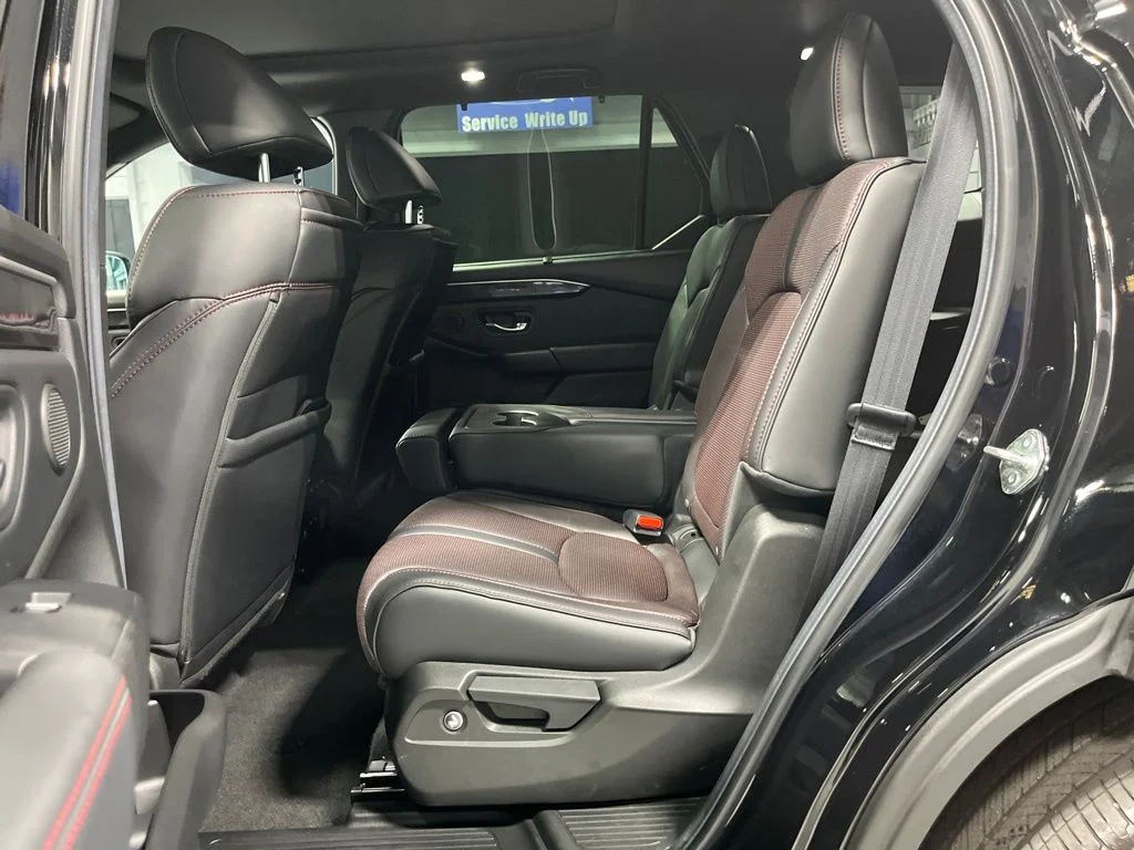 2025 Honda Pilot Black Edition - Photo 33