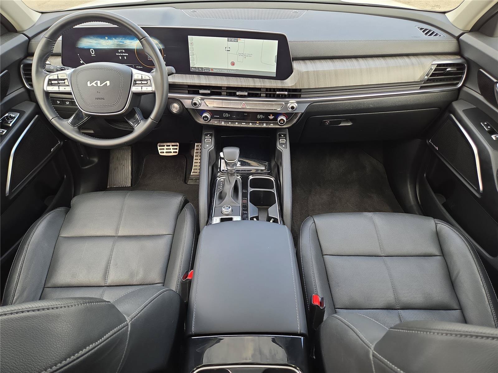 Used 2024 White Kia SX image 16