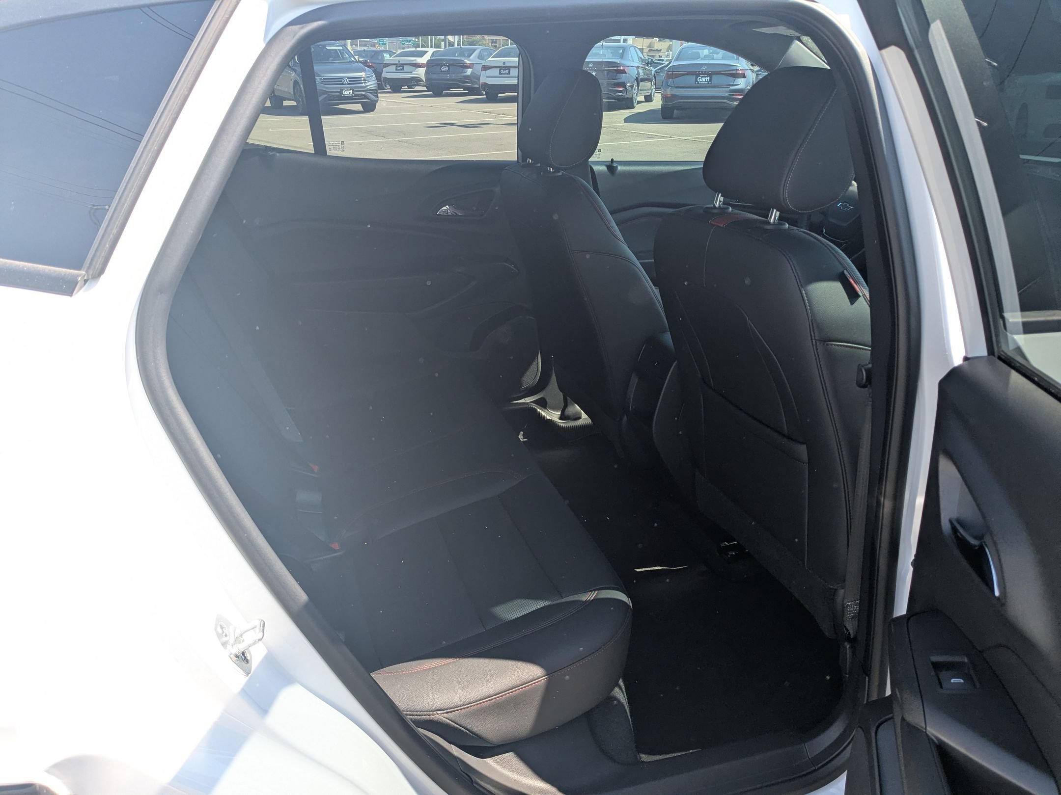 Used 2025 Summit White Chevrolet 2RS image 29