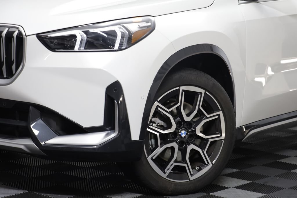 Certified Used 2025 Alpine White BMW xDrive28i image 3