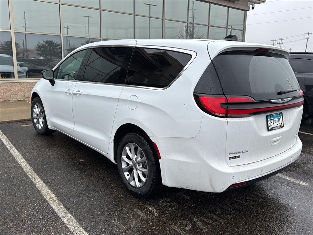 Used 2025 Chrysler Pacifica Select with VIN 2C4RC3BG5SR538468 for sale in Waconia, Minnesota