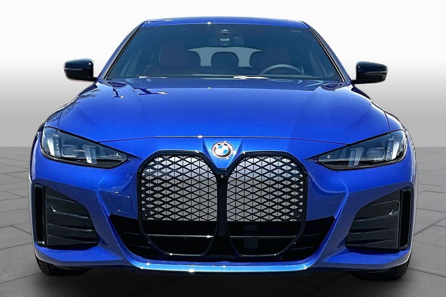 New 2026 Portimao Blue Metallic BMW eDrive40 image 3