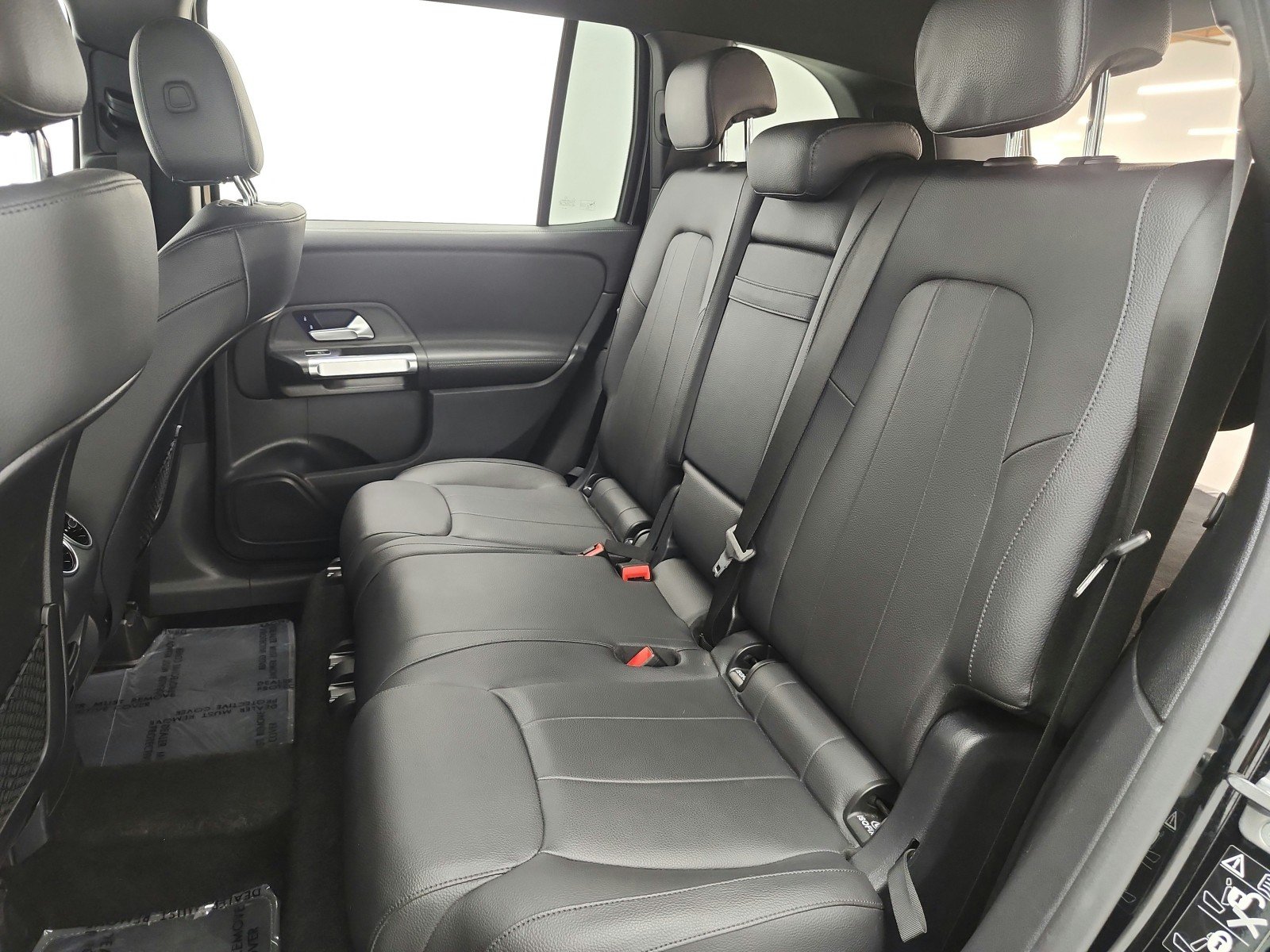 Used 2024 Night Black Mercedes-Benz GLB 250 SUV image 15