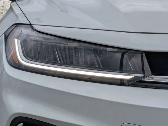 Used 2025 White Volkswagen 1.5T SE image 9