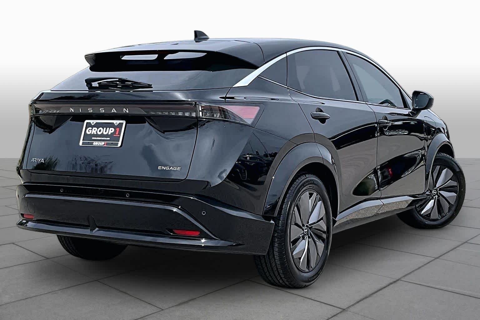 Used 2023 Black Diamond Pearl Nissan ENGAGE image 12