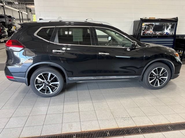 Used 2019 Black Nissan SL image 4