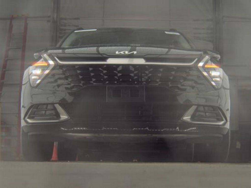Used 2023 Black Kia SX-Prestige image 4
