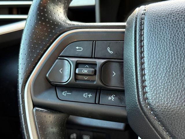 Used 2025 Black Toyota SR5 image 28