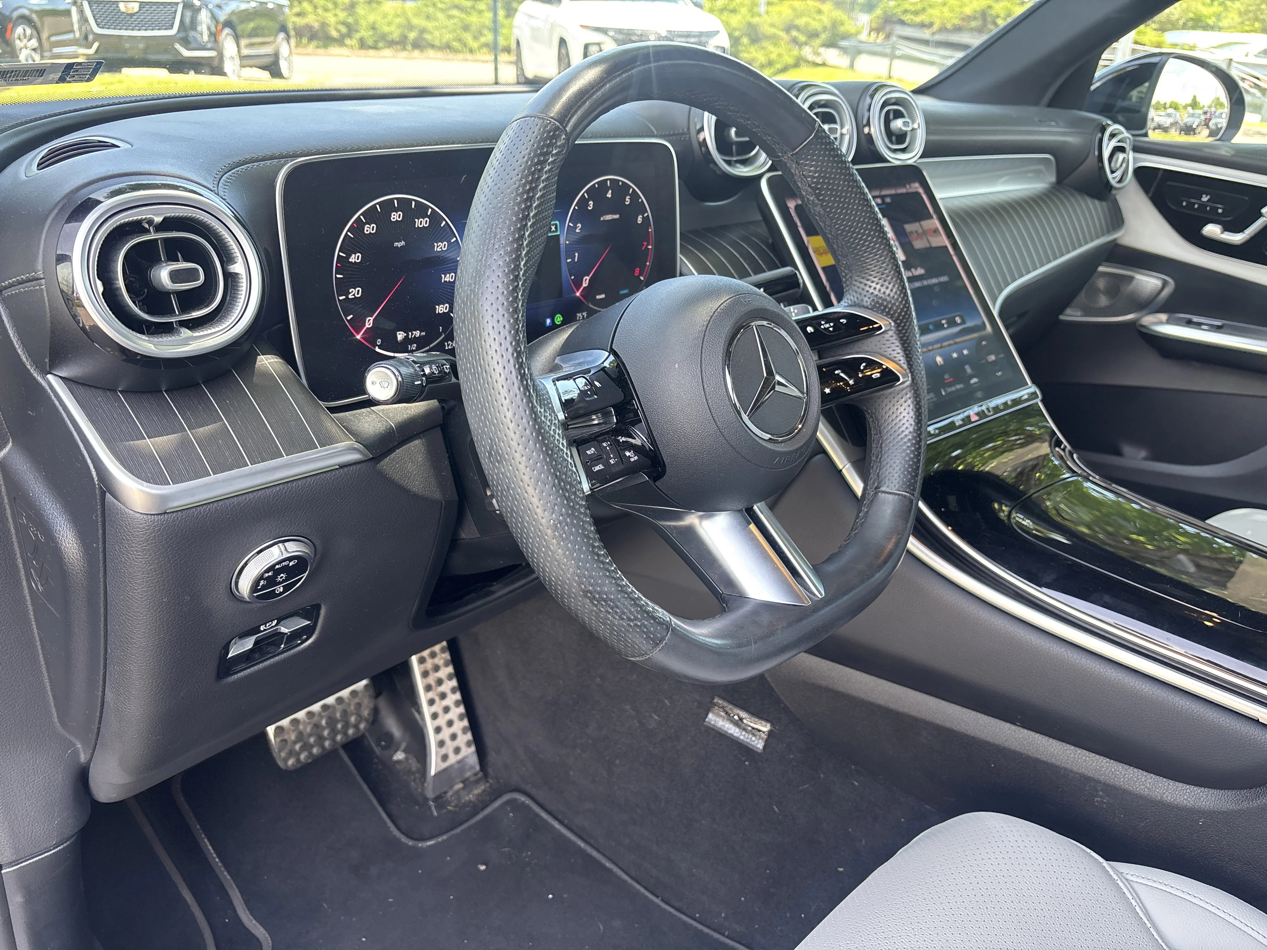 Used 2023 Black Mercedes-Benz GLC 300 image 23