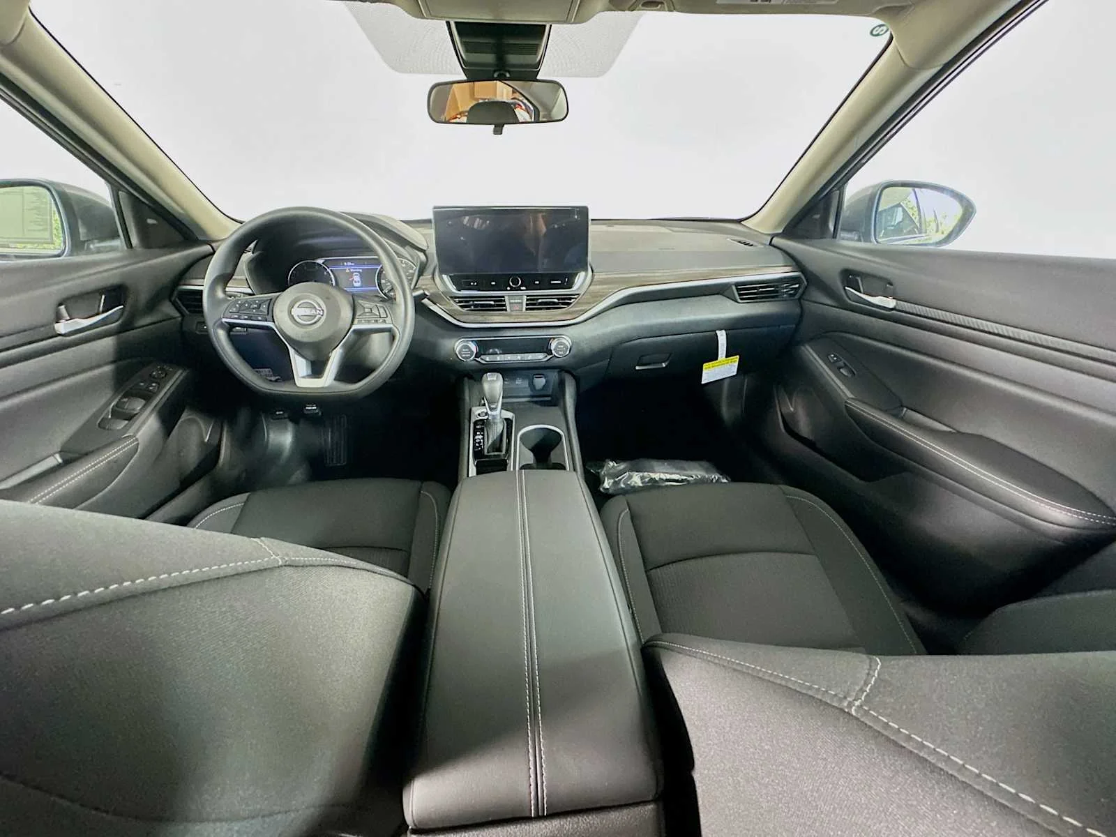 Certified Used 2025 Gun Metallic Nissan SV image 4