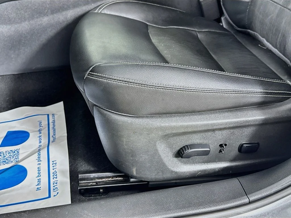 Used 2019 Gray Nissan 2.5 Platinum image 21