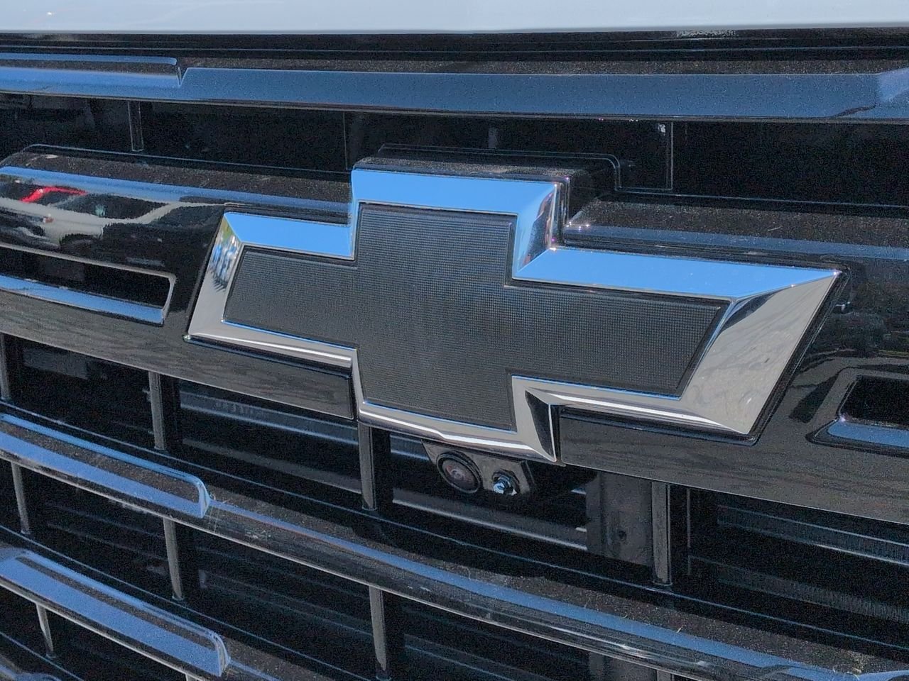 New 2026 Summit White Chevrolet LTZ image 32