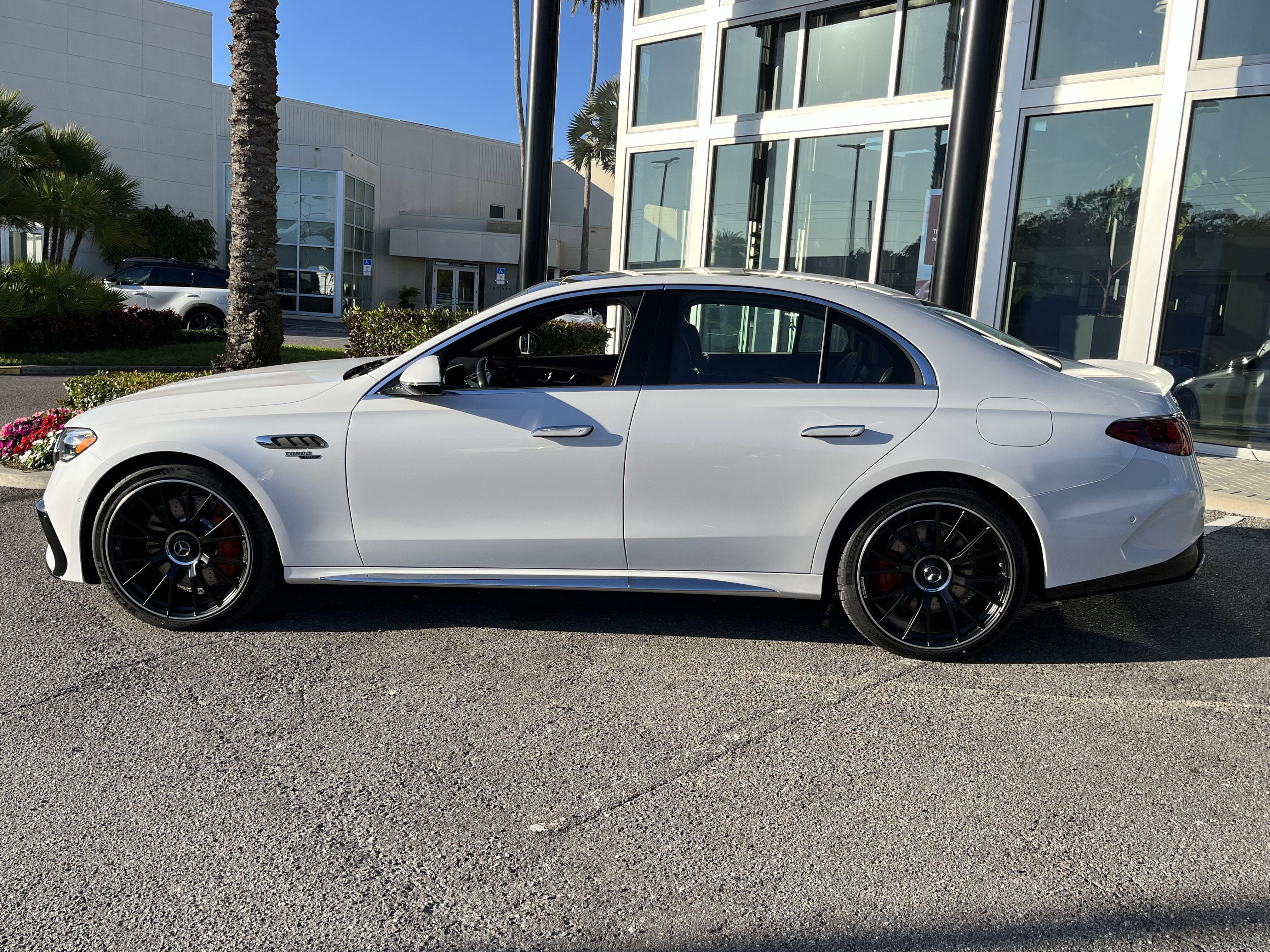 New 2026 MANUFAKTUR Moonlight White Metallic Mercedes-Benz AMG® E 53 E image 3