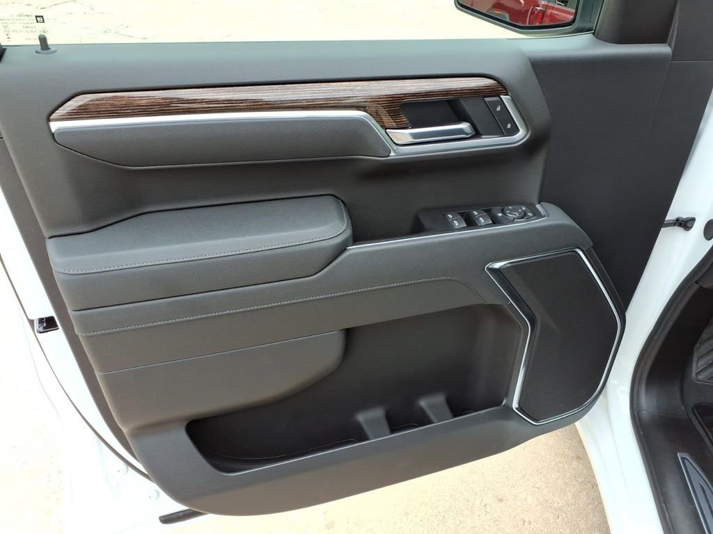 New 2026 Summit White GMC SLE image 10