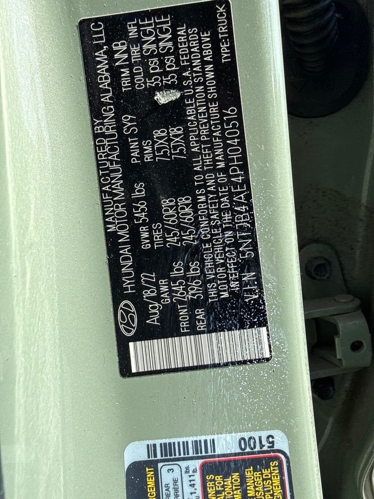 Used 2023 Green Hyundai SEL image 5