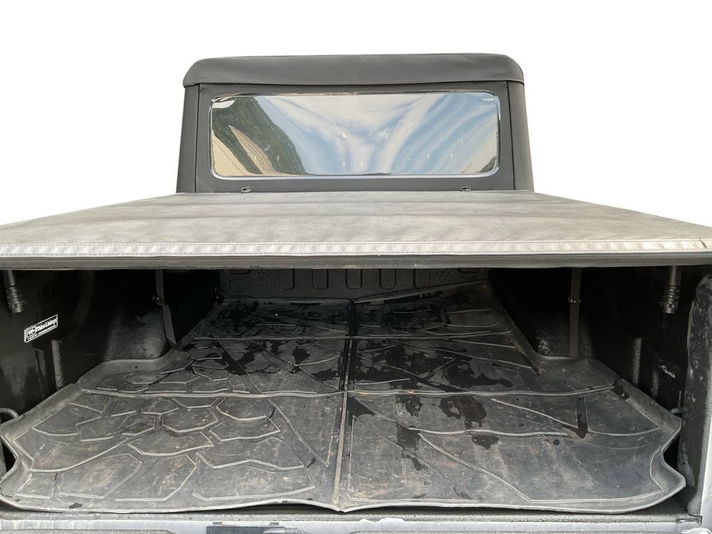 Used 2020 Silver Jeep Sport image 31