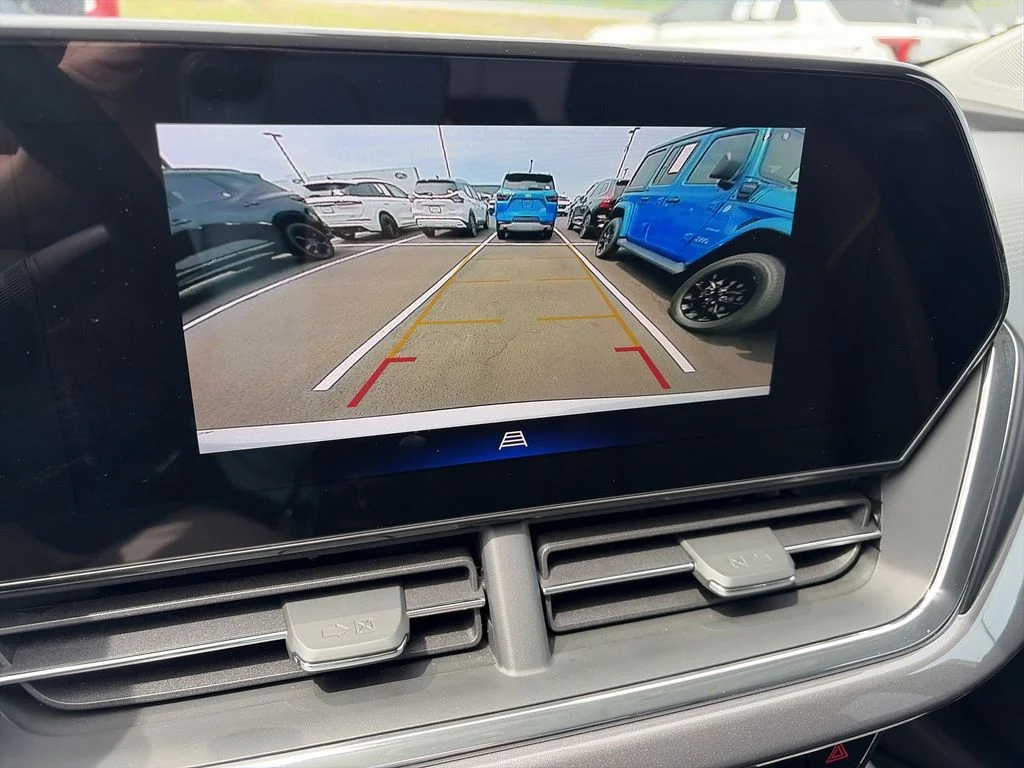 Used 2025 White Chevrolet ACTIV image 16