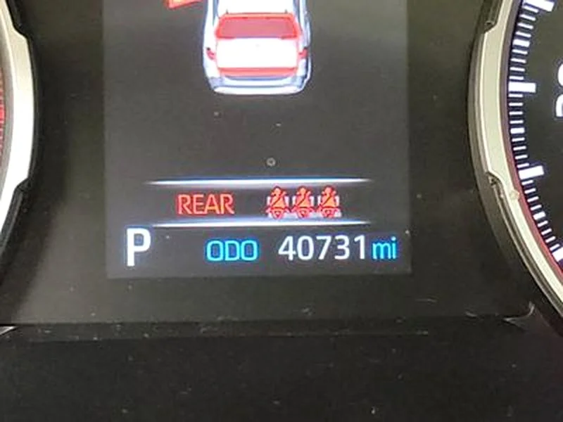 Used 2021 Blue Toyota XLE Premium image 12