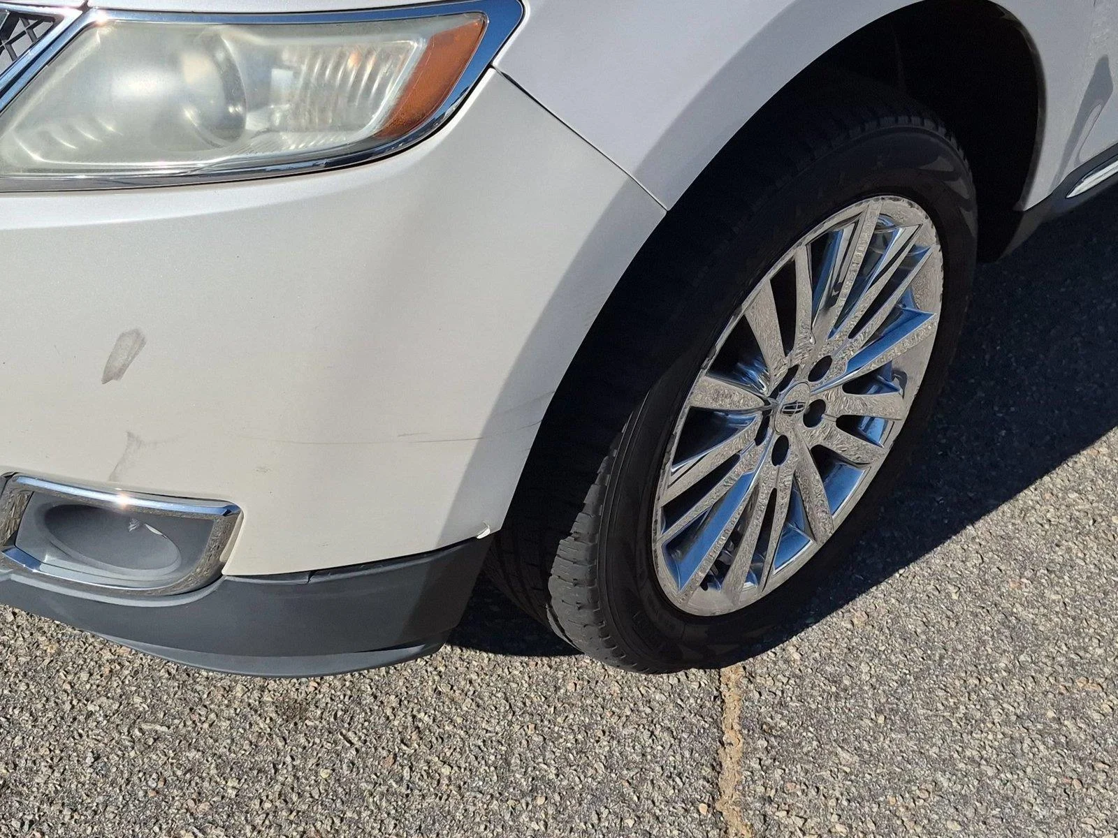 Used 2011 WHITE PLATINUM METALLIC TRI-COAT LINCOLN  image 9